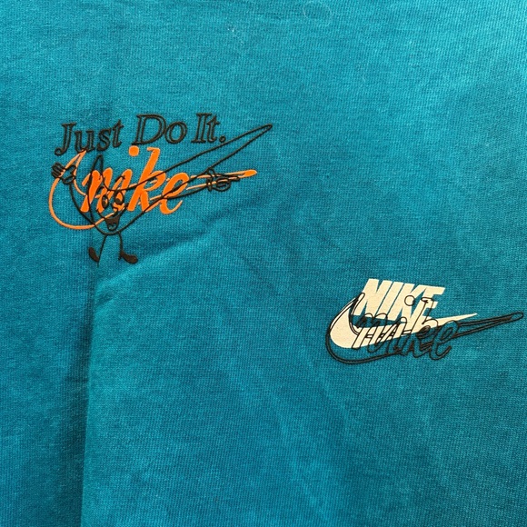 Nike Sportswear “Wash Drip Tee” - Picture 5 of 6